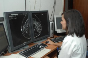 El Hospital Valle del Guadiato conciencia a sus usuarias sobre la detección precoz del cáncer de mama - 
