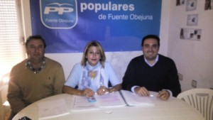 Isabel Cabezas, junto al concejal Rafael Morillo y con el Viceportavoz en Dip José María Estepa