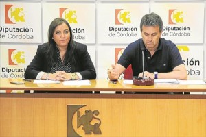 Ana Carrillo y Francisco Sánchez, durante la rueda de prensa que ofrecieron ayer en la Diputación. - CÓRDOBA